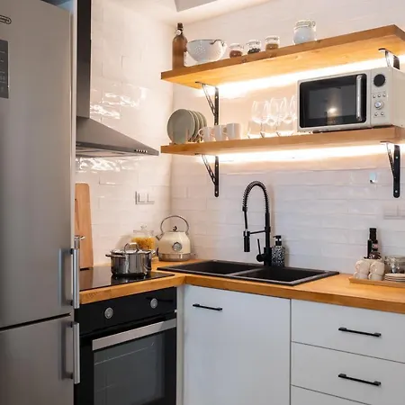 Διαμέρισμα Adela's 1 Bedroom & Living