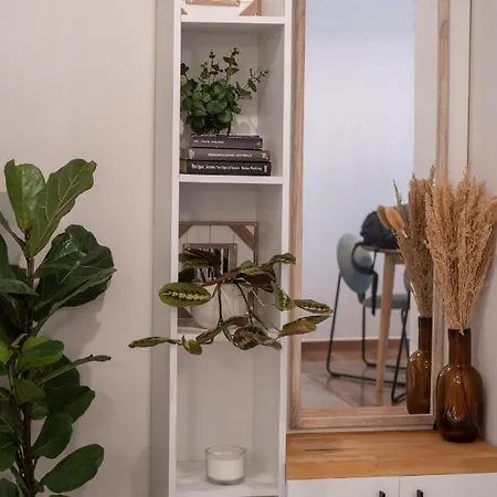 Adela's 1 Bedroom & Living Apartment *
